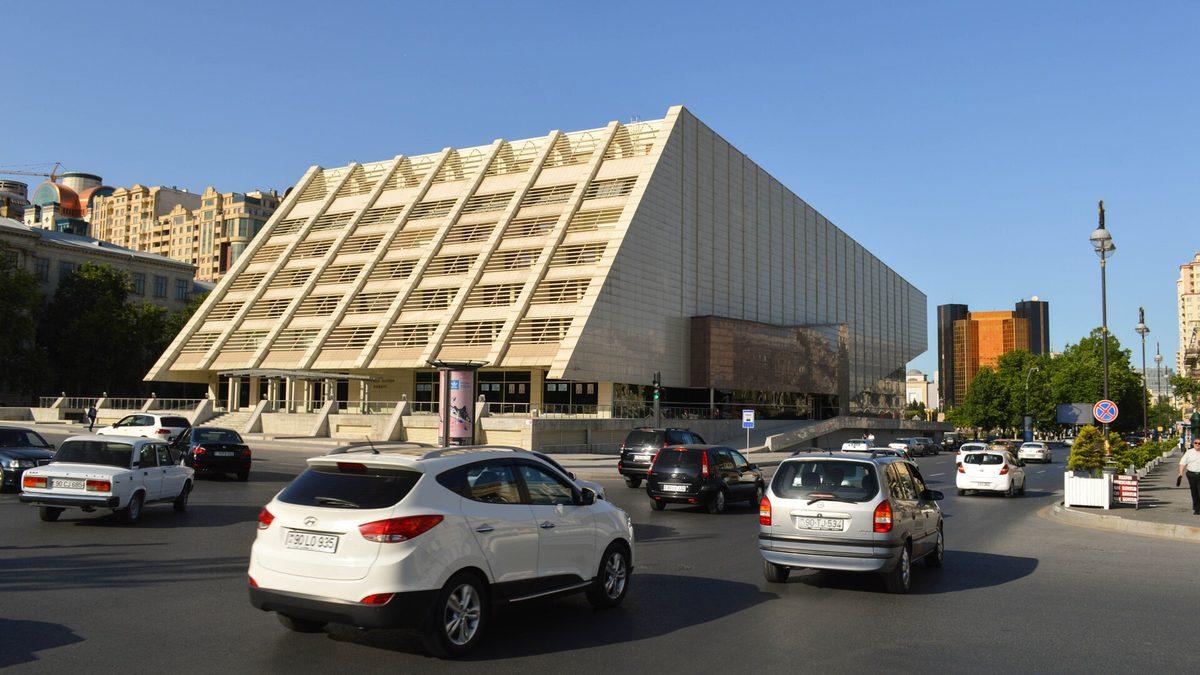 The Most Popular Rental Cars in Baku: Elantra, Accent, Sonata, Tucson & Prado Compared
